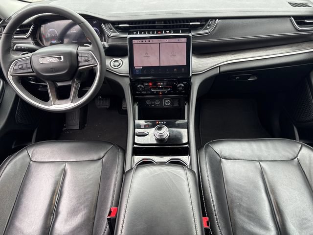 Used 2023 Jeep Grand Cherokee Limited w/ Black Appearance Package AWD/4WD image 18