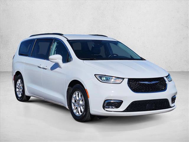 Used 2022 Chrysler Pacifica Touring-L image 3