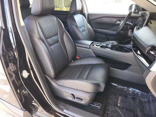 Certified 2025 Nissan Rogue SL w/ Tech Package image 15