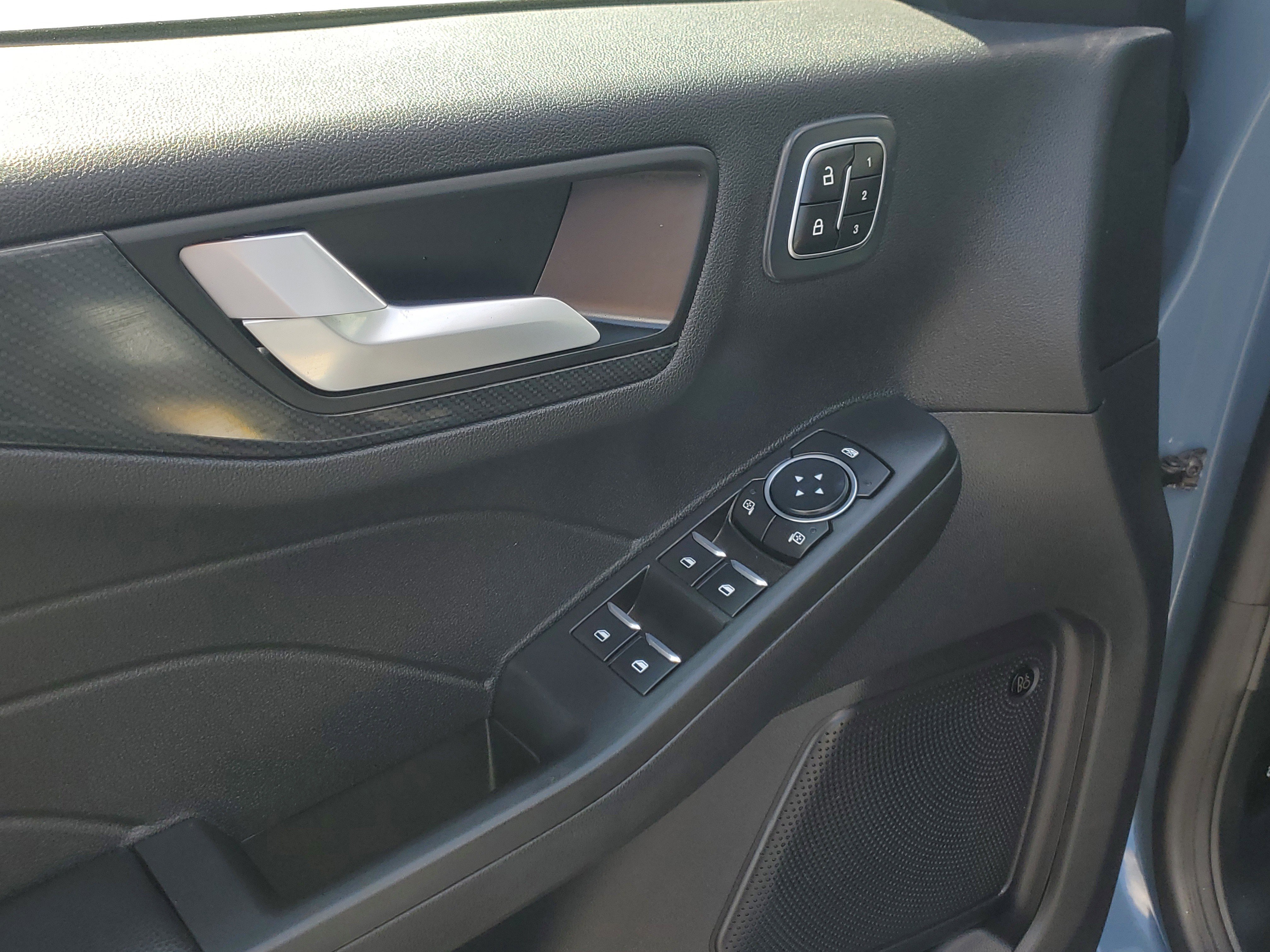 Certified 2023 Ford Escape ST-Line Elite w/ Premium Technology Package image 18