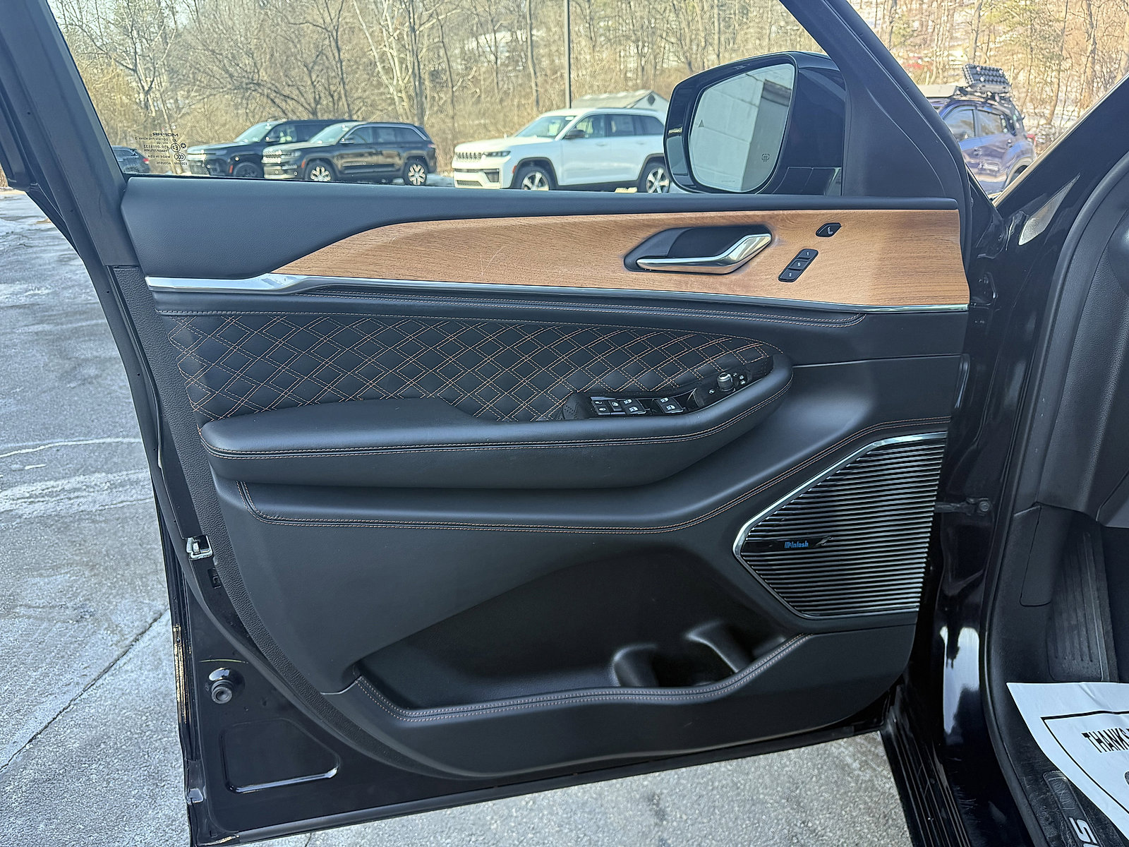 Certified 2023 Jeep Grand Cherokee Summit image 8