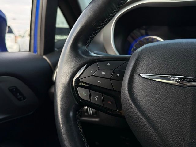 Used 2020 Chrysler Pacifica Touring-L w/ Advanced Safetytec Group image 9