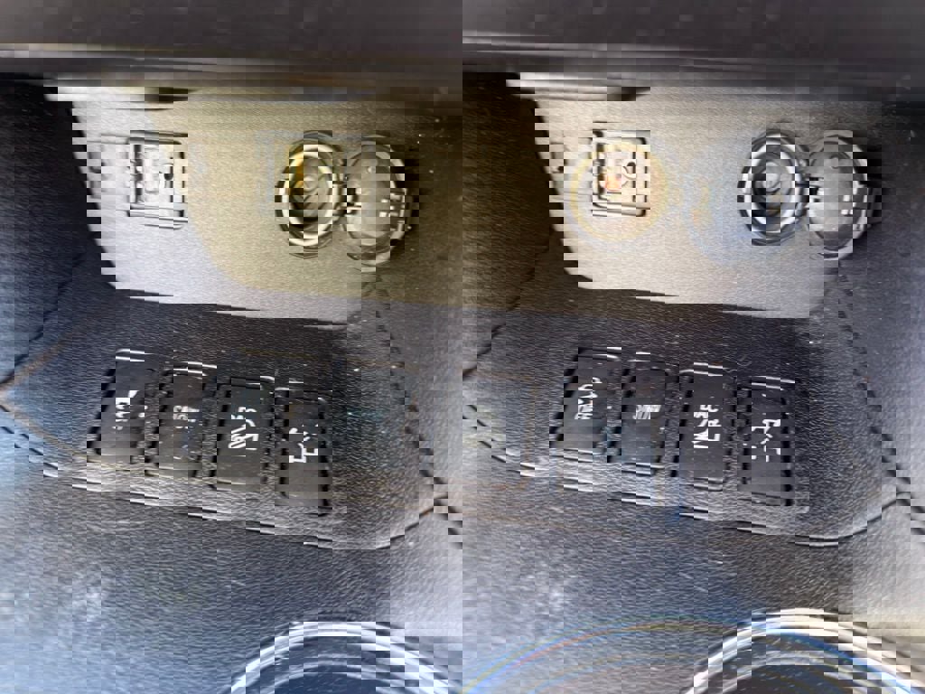 Used 2016 Toyota Highlander XLE image 30