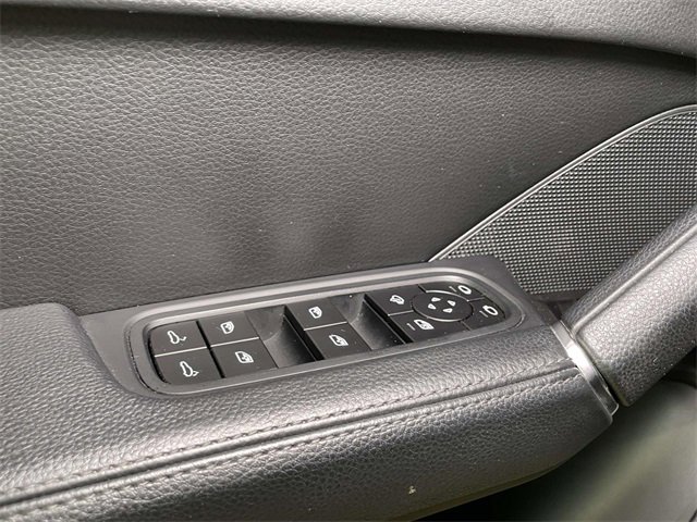 Certified 2022 Porsche Cayenne Platinum Edition image 35