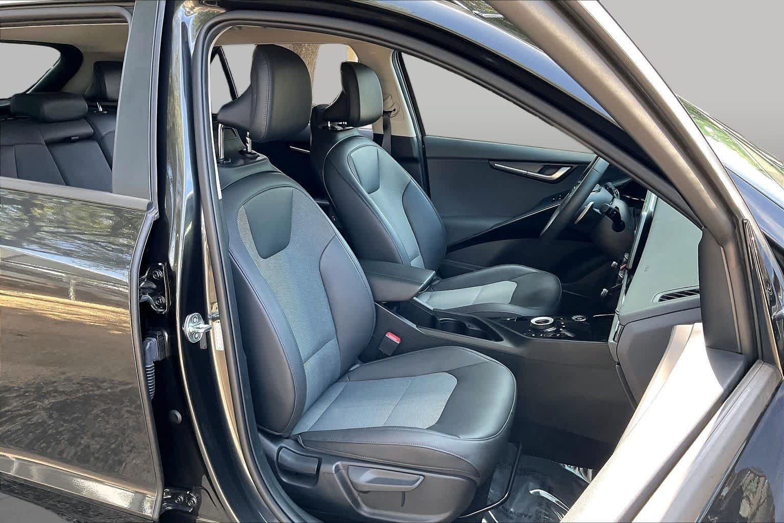 Used 2023 Kia Niro Wind w/ Wind Preserve Package FWD image 8