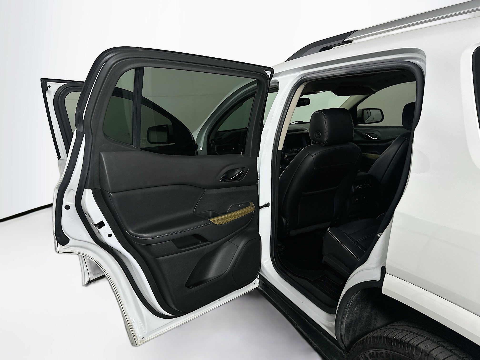 Used 2019 GMC Acadia Denali w/ Technology Package FWD image 26