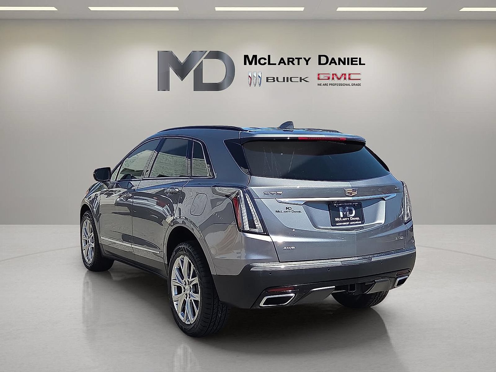Certified 2021 Cadillac XT5 Sportv w/ LPO, Floor Liner Package AWD/4WD image 13