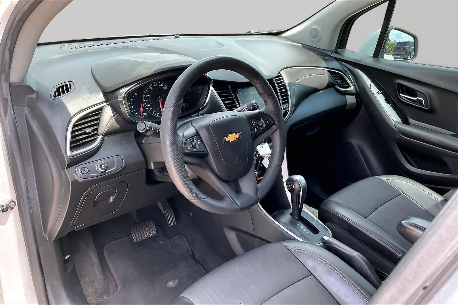 Used 2022 Chevrolet Trax LT AWD/4WD image 17