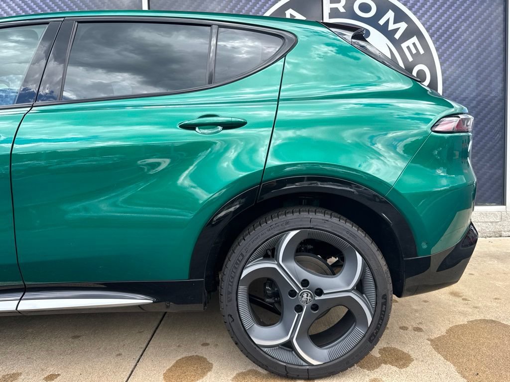 New 2026 Alfa Romeo Tonale w/ Active Assist Package AWD/4WD image 14