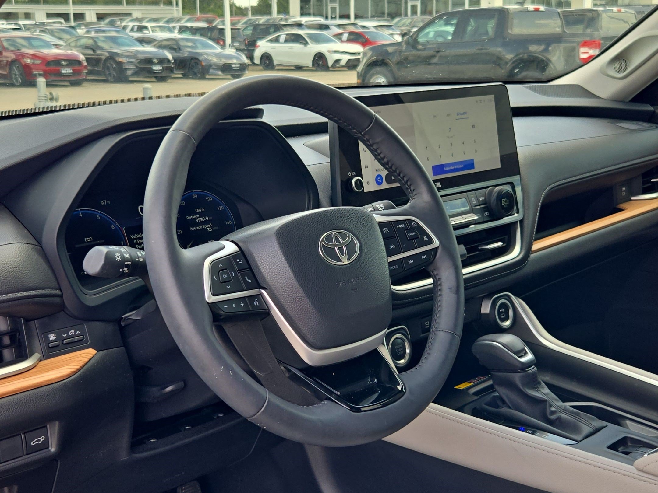 Used 2025 Toyota Grand Highlander FWD image 16