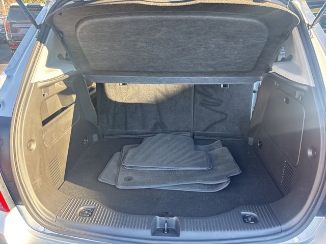 Used 2022 Chevrolet Trax LT w/ LT Convenience Package image 13