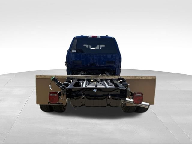 New 2026 Ford F550 4x4 Crew Cab image 13