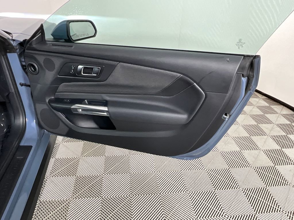 Used 2025 Ford Mustang Coupe image 18