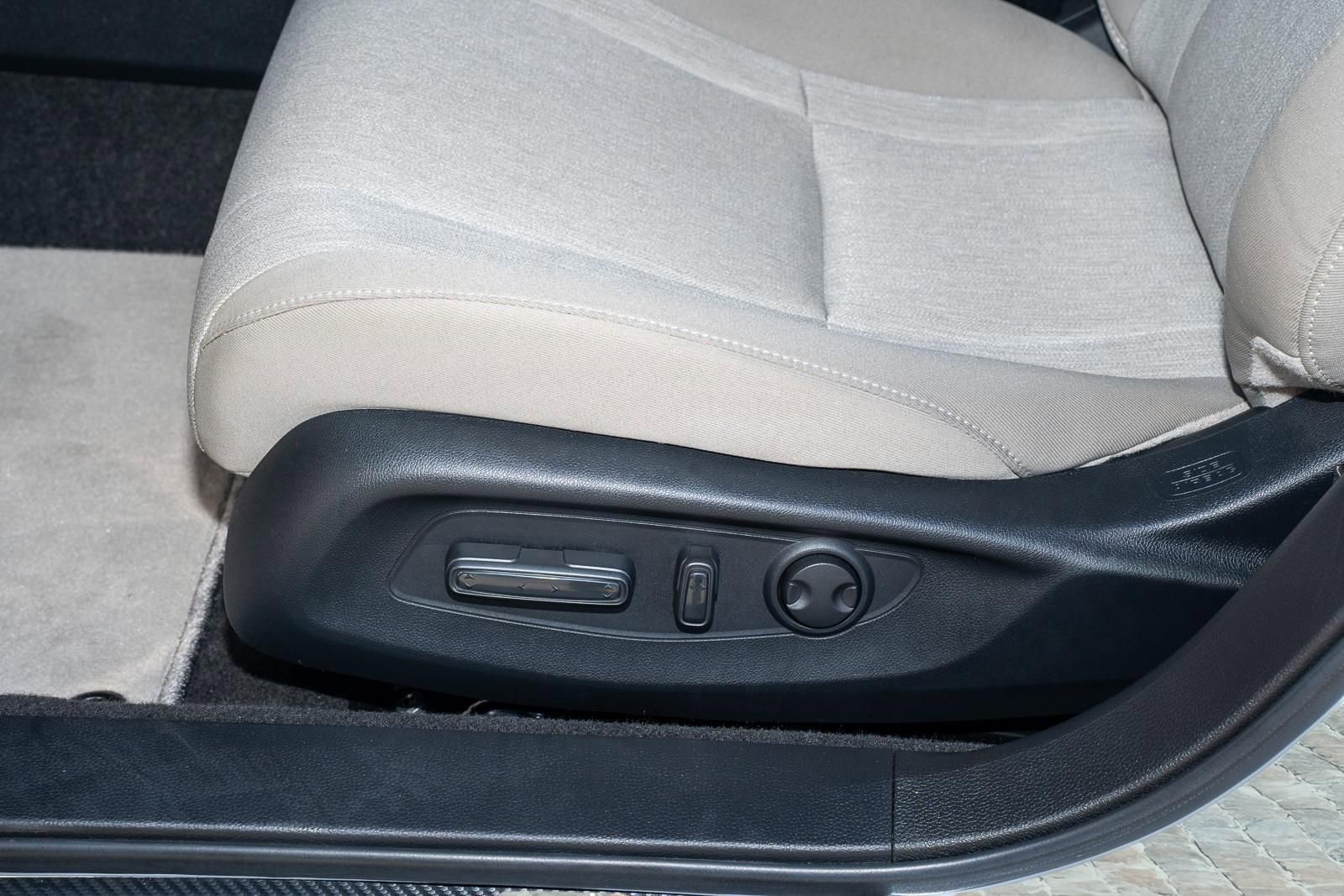 Certified 2023 Honda Accord EX image 30