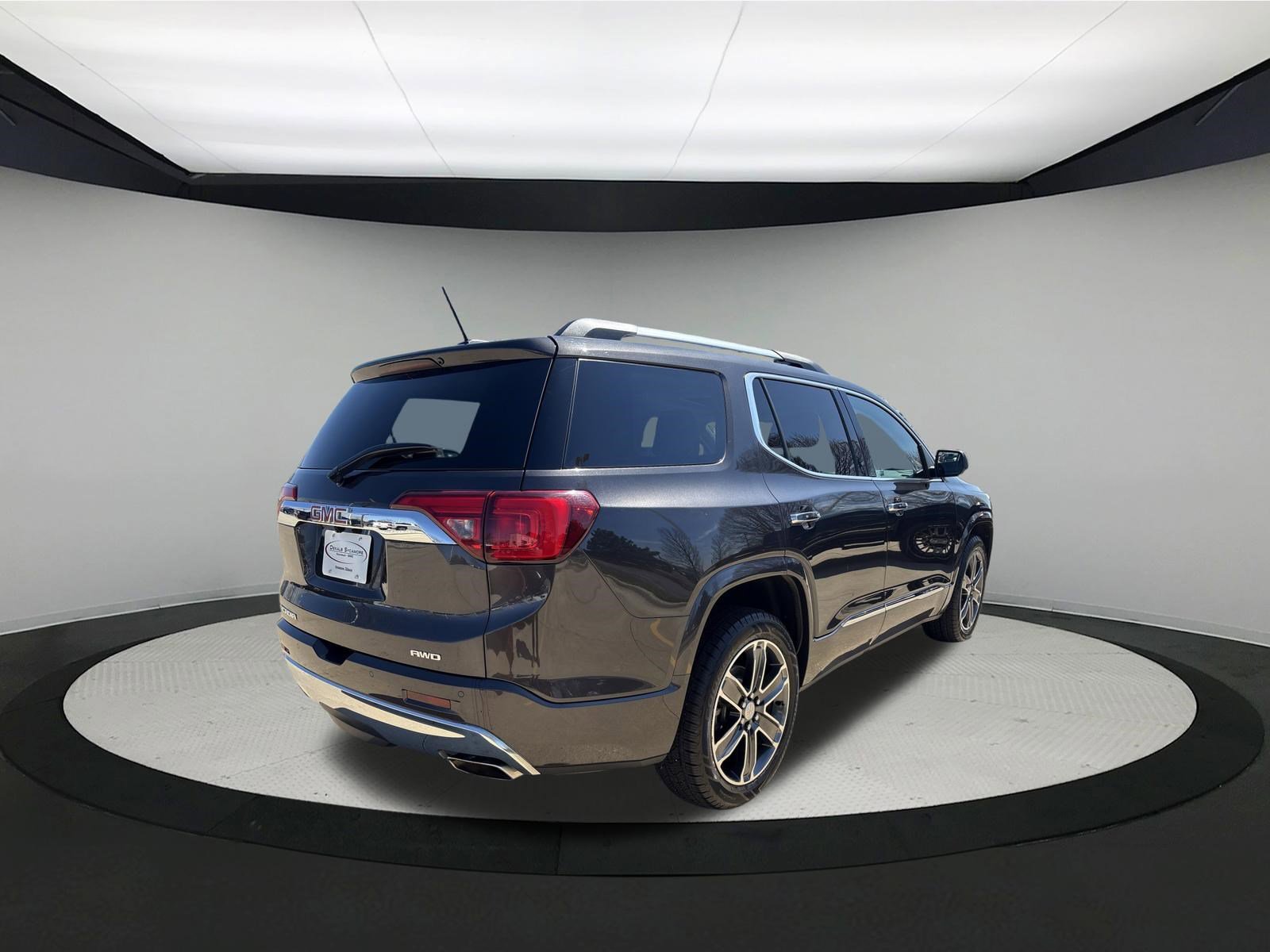 Used 2018 GMC Acadia Denali w/ Technology Package image 5