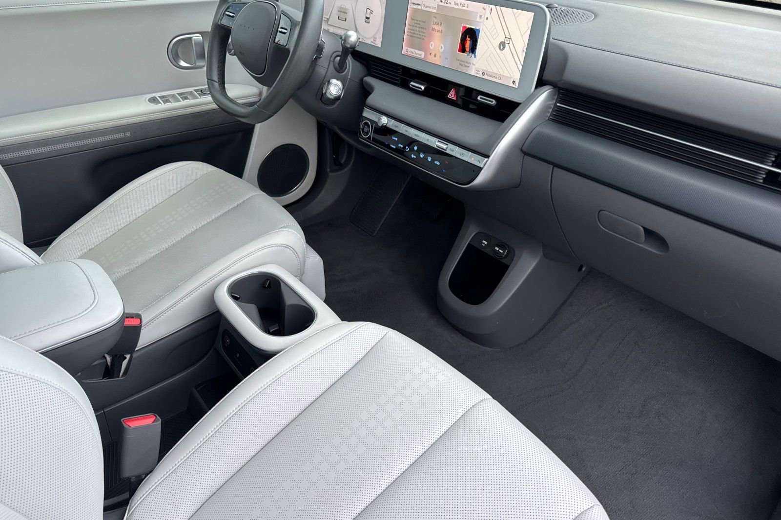 Used 2024 Hyundai Ioniq 5 Limited image 18