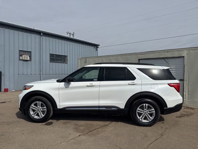 Used 2020 Ford Explorer XLT w/ Equipment Group 202A image 4