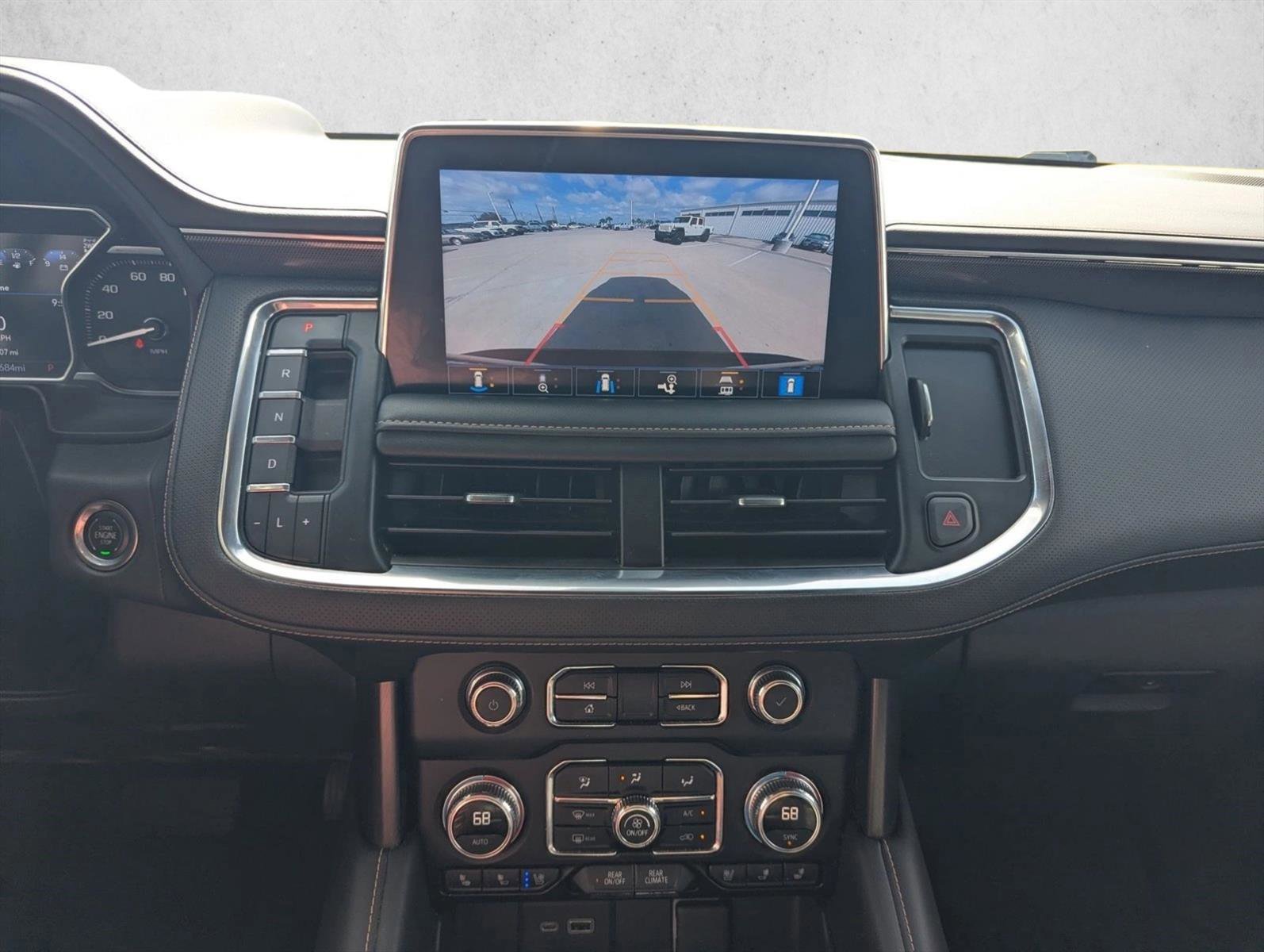 Used 2021 GMC Yukon XL AT4 w/ AT4 Premium Plus Package AWD/4WD image 11