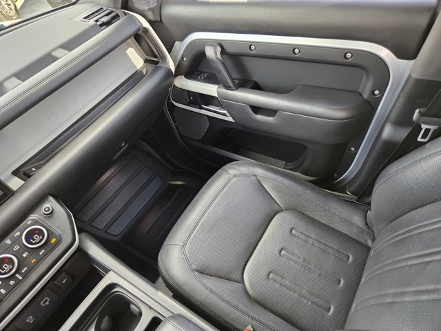Used 2020 Land Rover Defender 110 HSE image 17