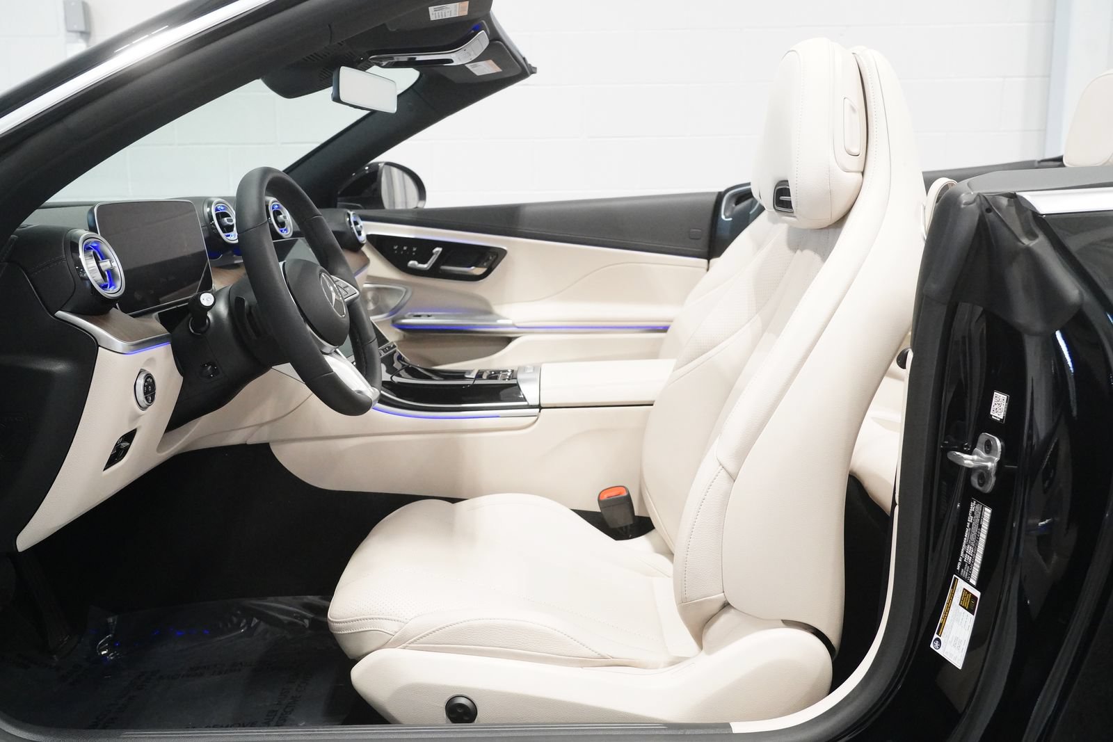 Certified 2024 Mercedes-Benz CLE 300 4MATIC Cabriolet image 14