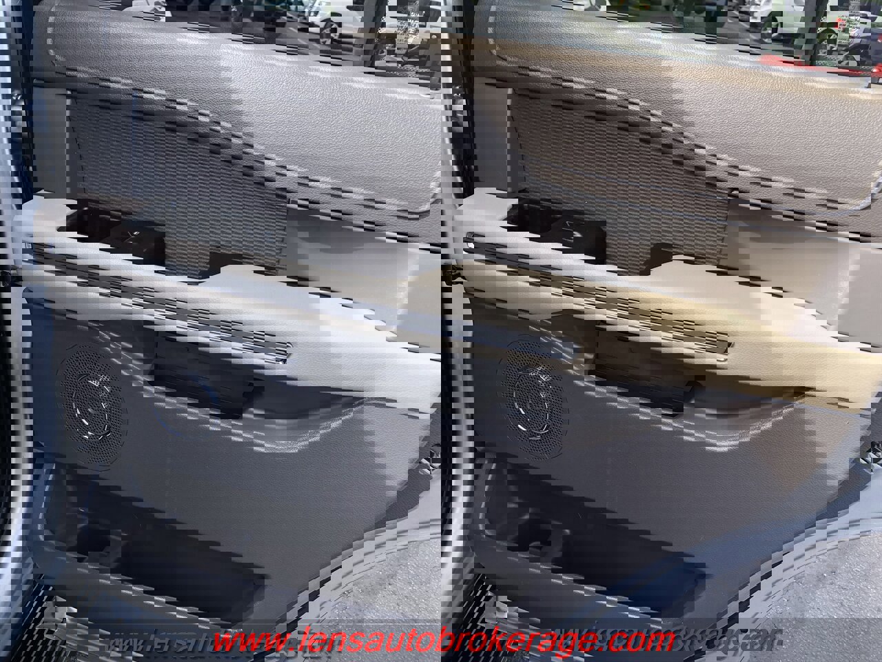 Used 2020 Ford Expedition XLT image 16