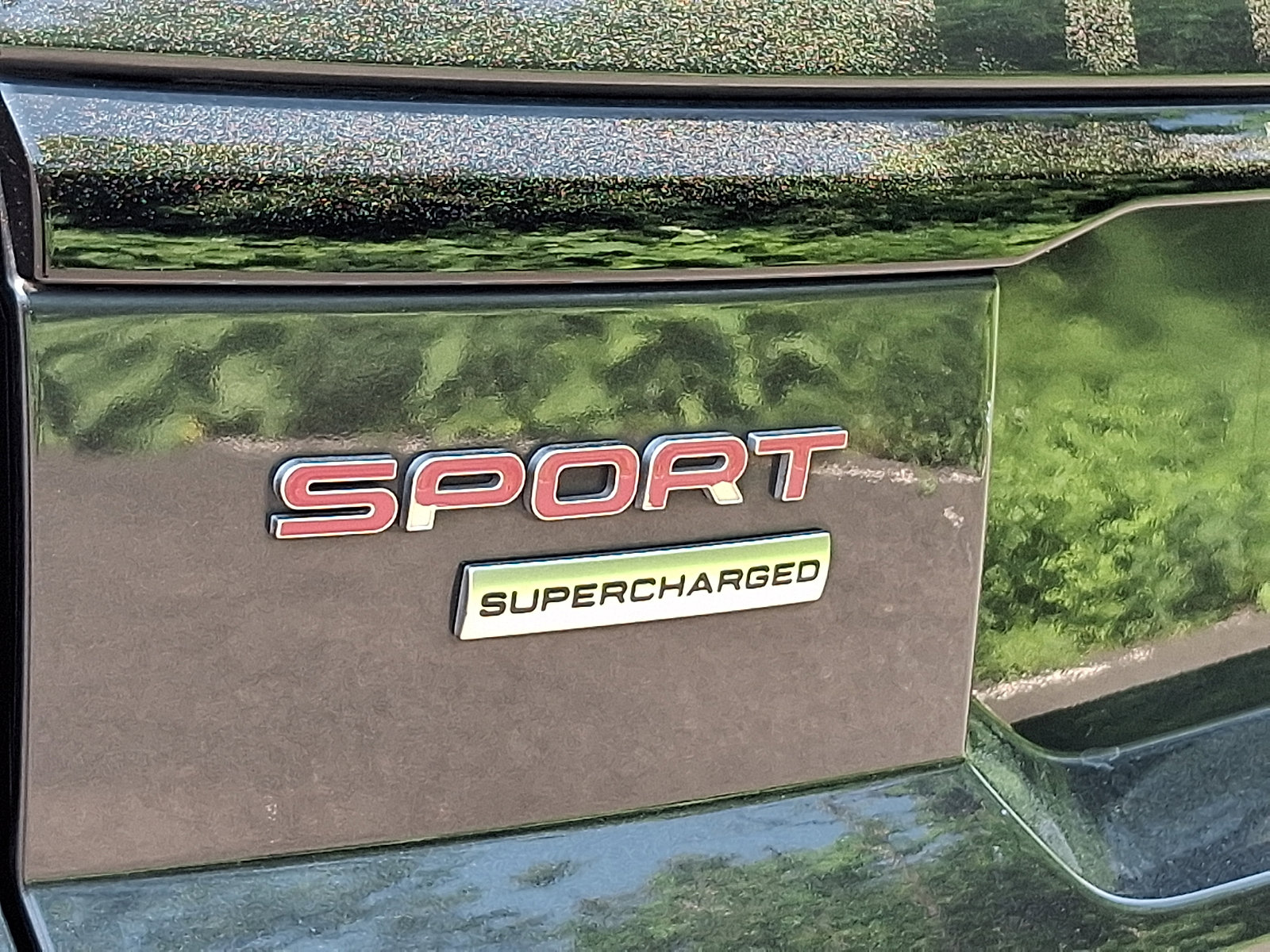 Used 2018 Land Rover Range Rover Sport Supercharged AWD/4WD image 32