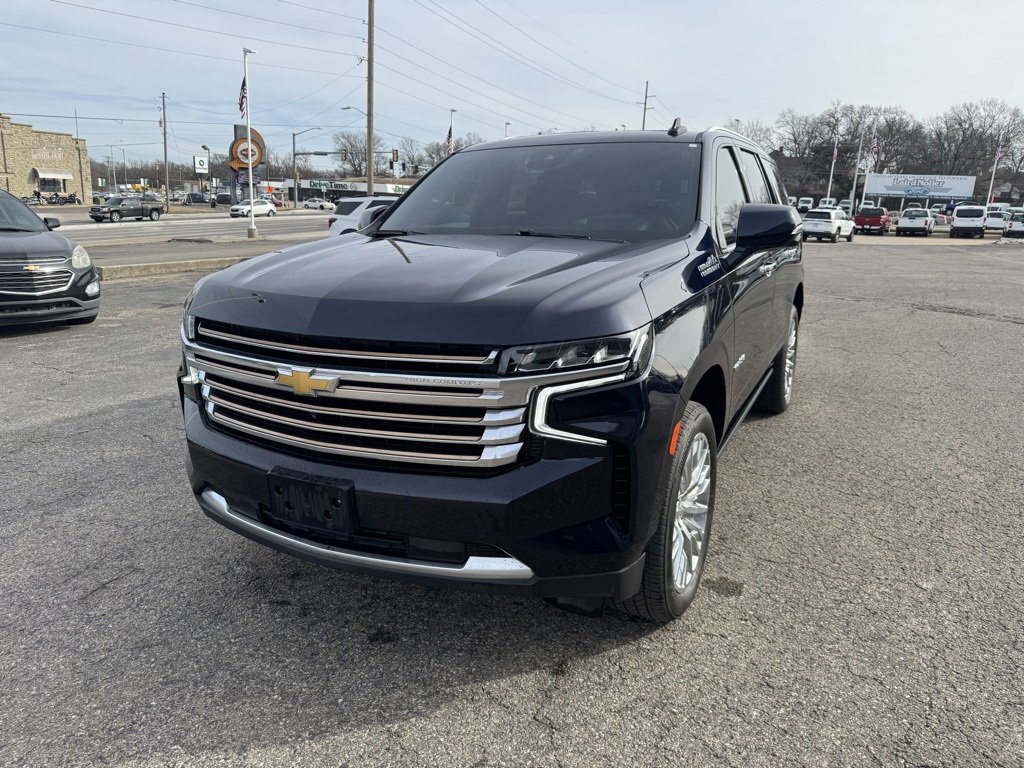 Used 2024 Chevrolet Tahoe High Country image 3