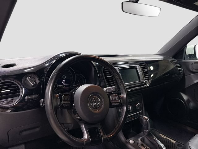 Used 2018 Volkswagen Beetle 2.0T S FWD image 10