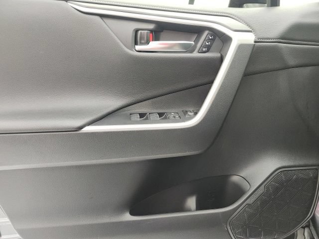 Used 2022 Toyota RAV4 Limited AWD/4WD image 15