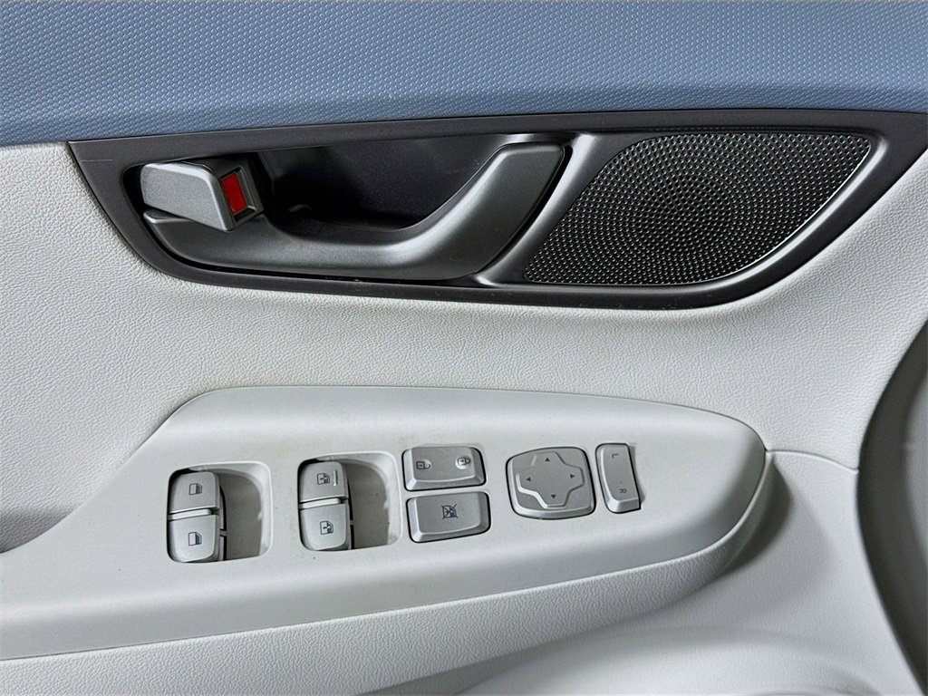 Used 2020 Hyundai Kona Limited w/ Cargo Package image 23