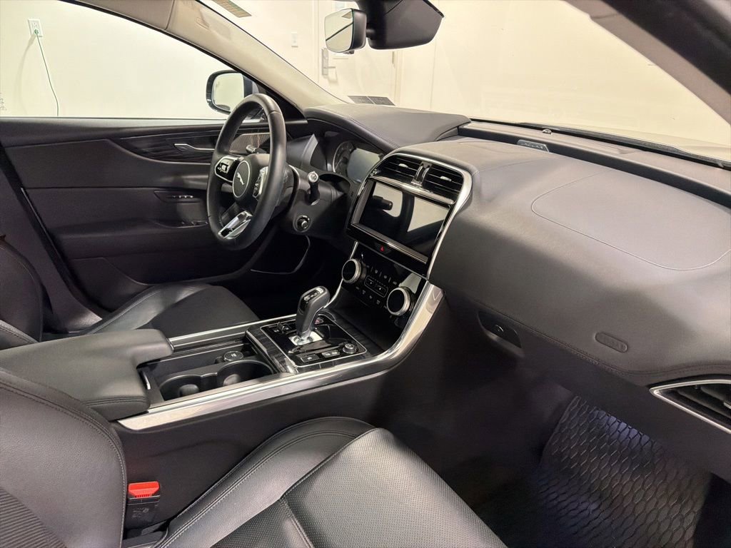 Used 2020 Jaguar XE S AWD/4WD image 24