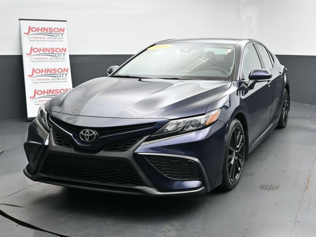 Used 2021 Toyota Camry SE image 4