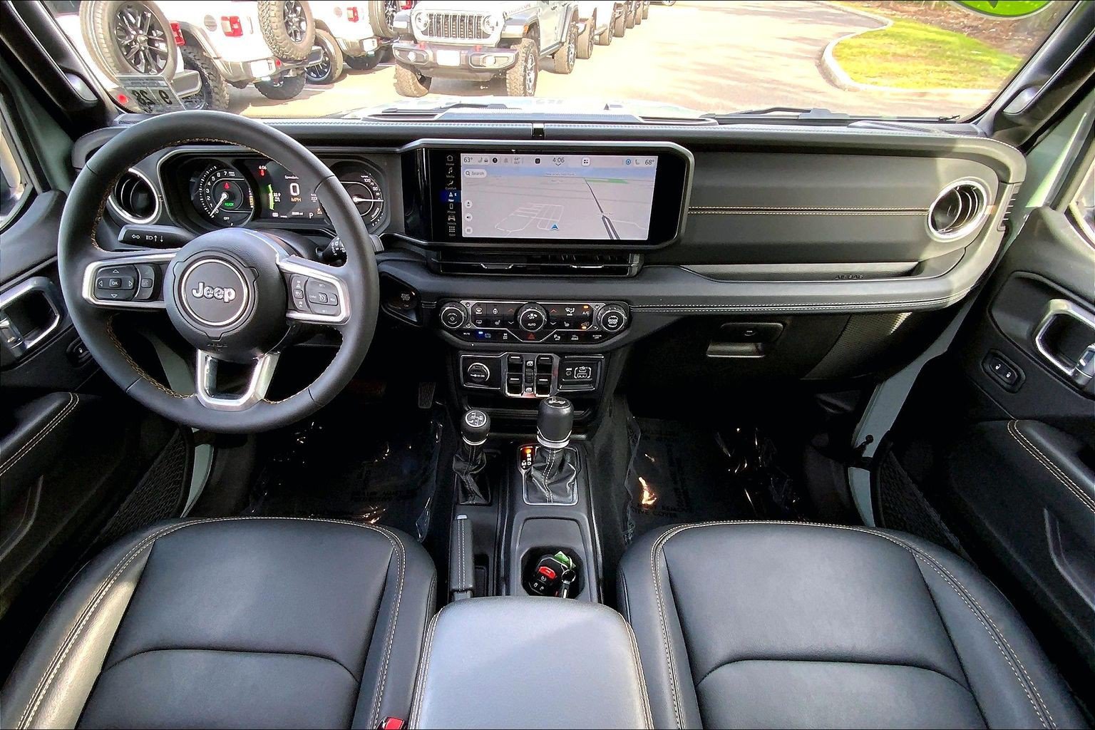 Used 2024 Jeep Wrangler Unlimited Sahara w/ Technology Group AWD/4WD image 15