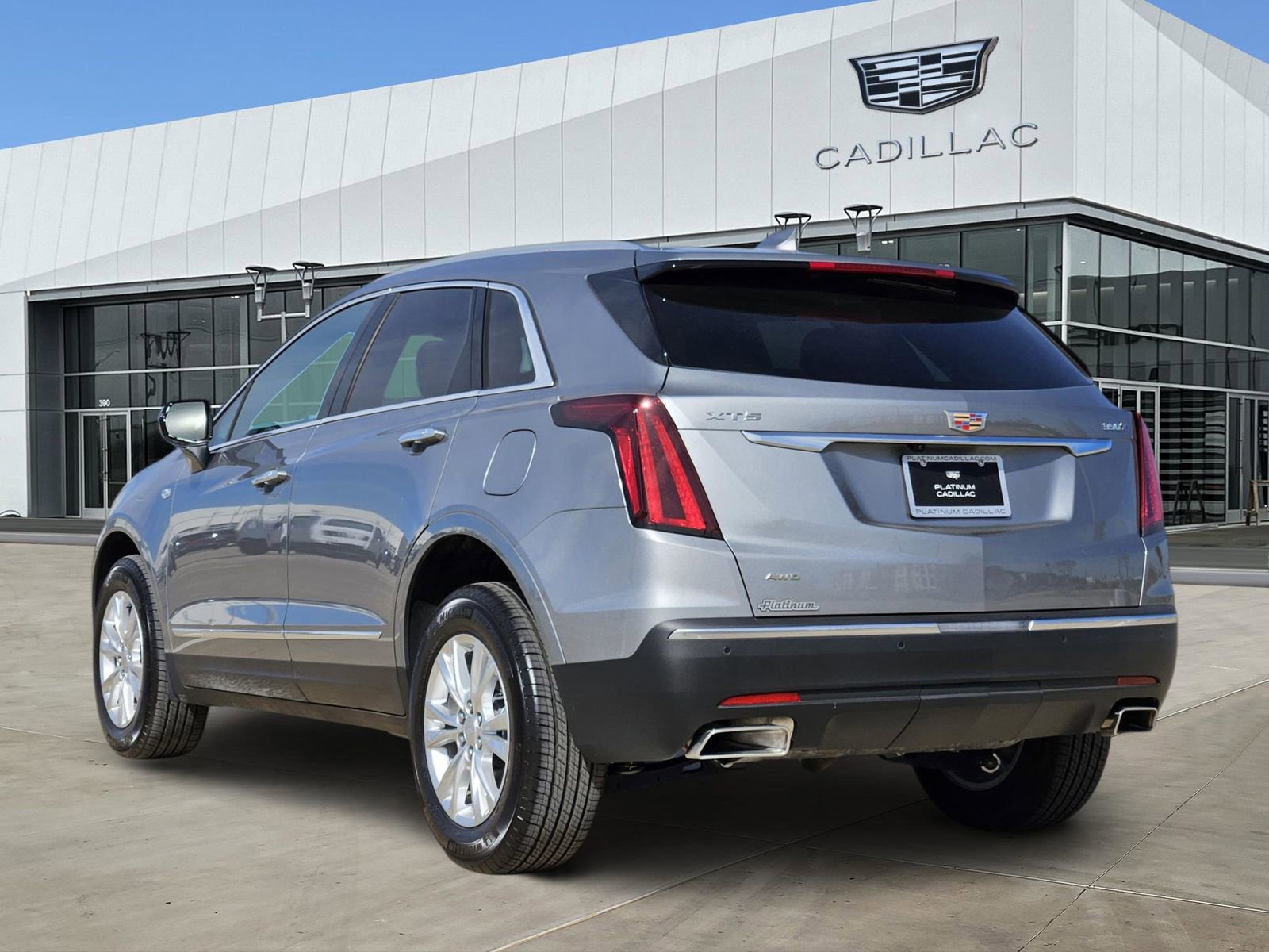 New 2026 Cadillac XT5 Luxury image 4