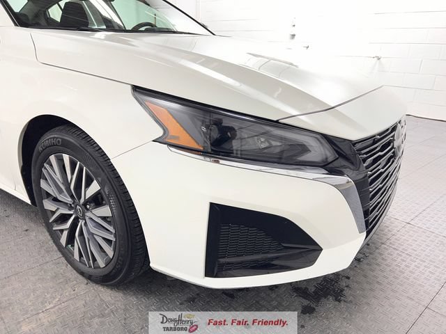 Used 2025 Nissan Altima 2.5 SV FWD image 10