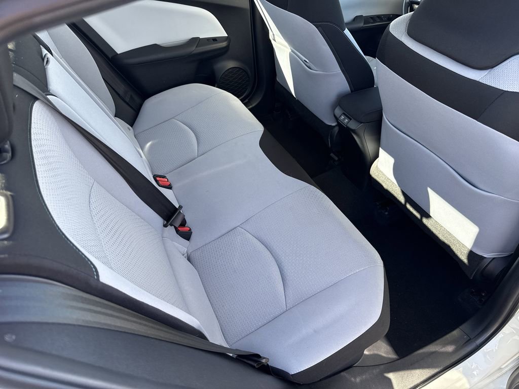 Used 2019 Toyota Prius LE FWD image 13