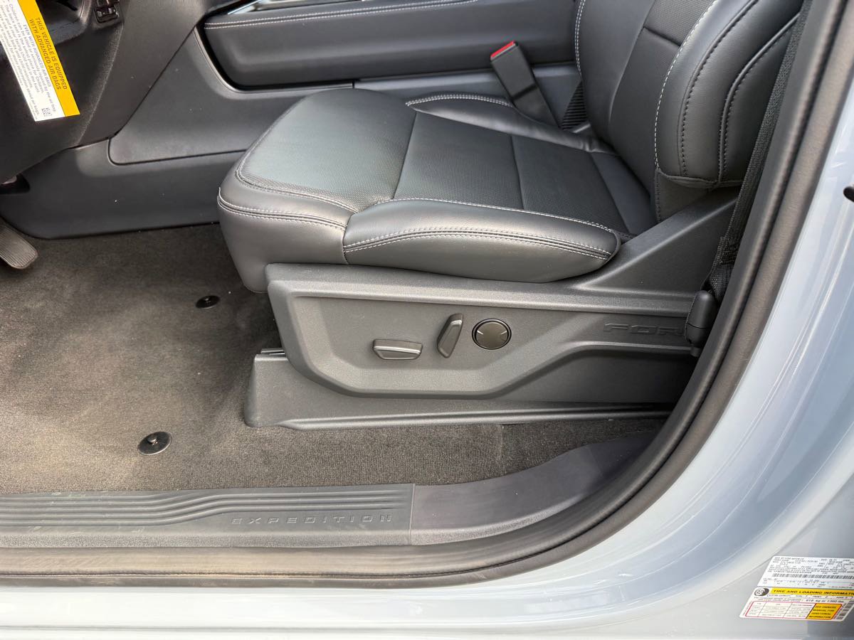 New 2025 Ford Expedition Max Platinum image 28