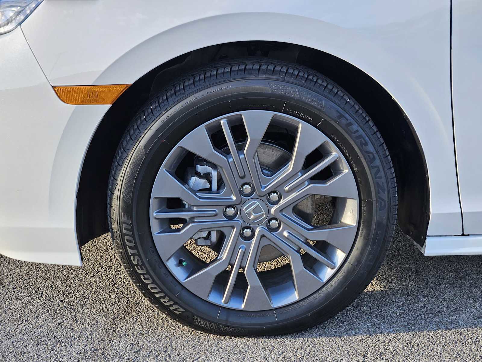 Used 2026 Honda Odyssey Touring image 9
