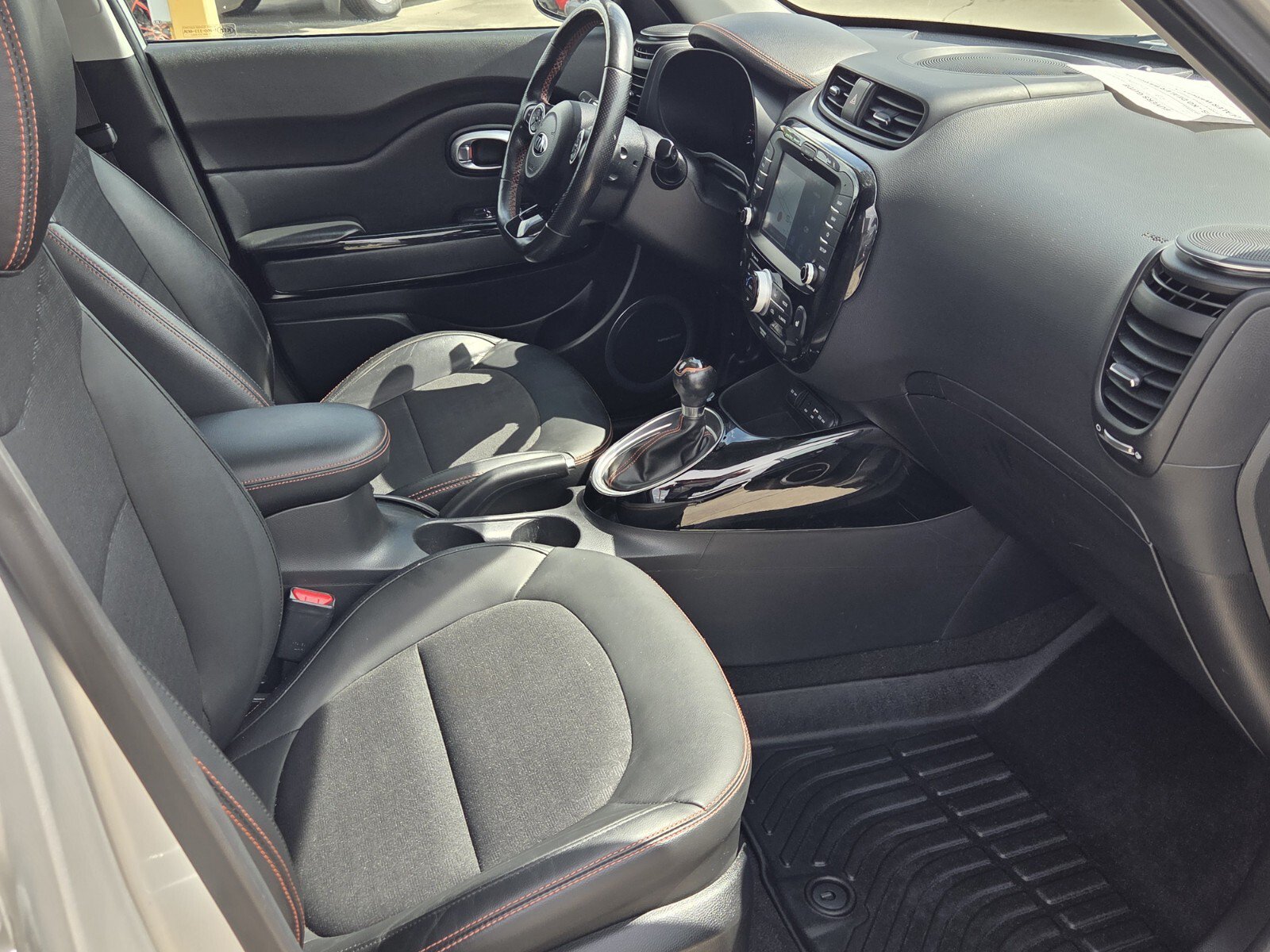 Used 2018 Kia Soul ! w/ Tech Package FWD image 11