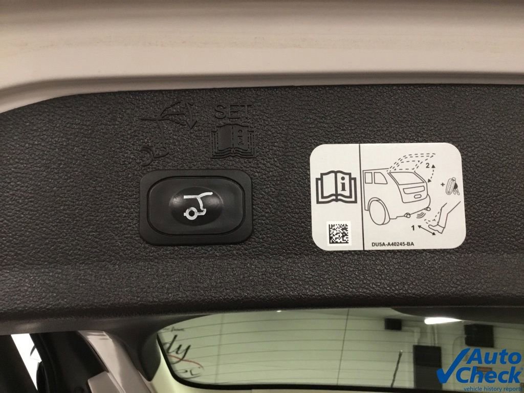 Used 2019 Ford Escape Titanium image 13