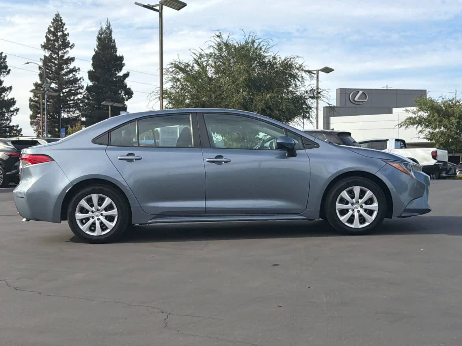 Used 2021 Toyota Corolla LE FWD image 6