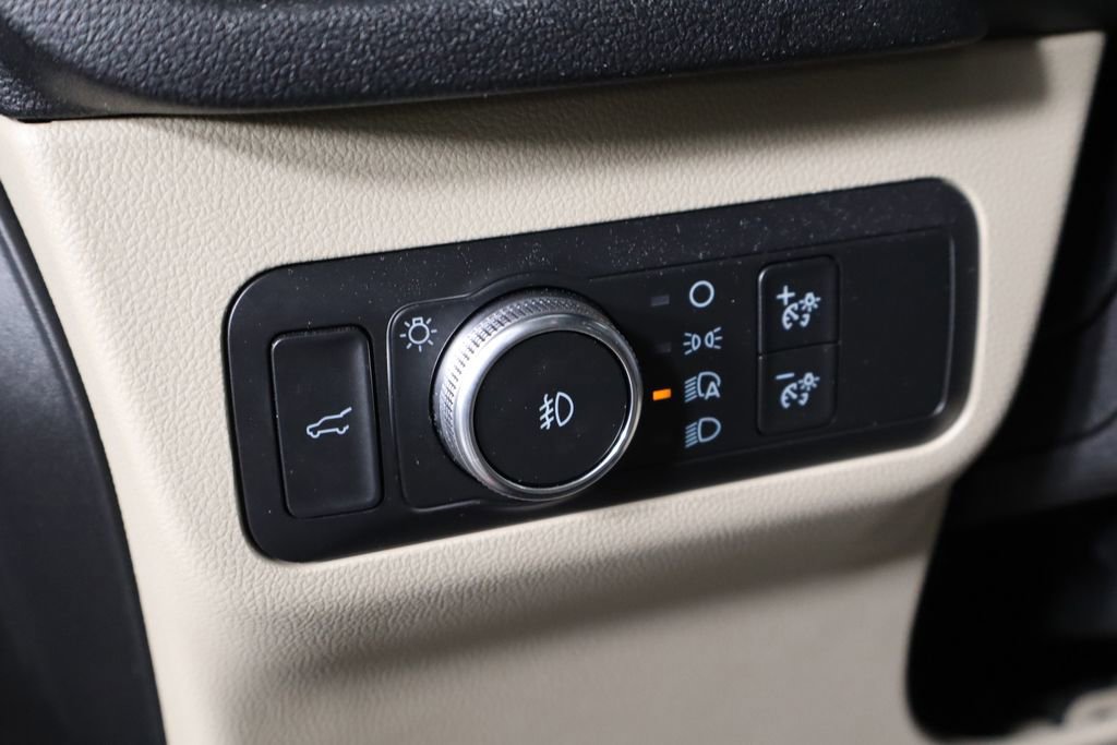 Used 2020 Ford Escape SEL FWD image 23