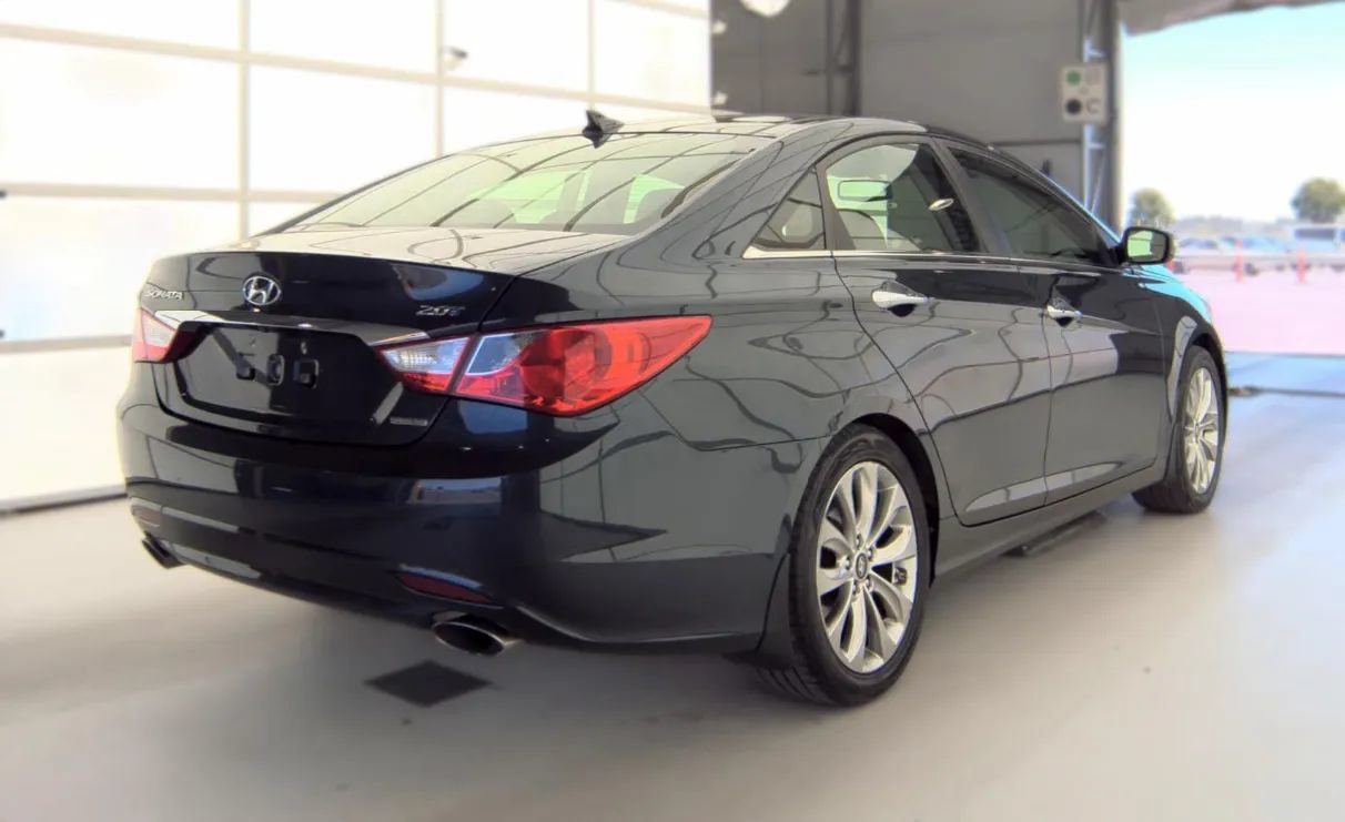 Used 2012 Hyundai Sonata Limited w/ Navigation Pkg FWD image 3