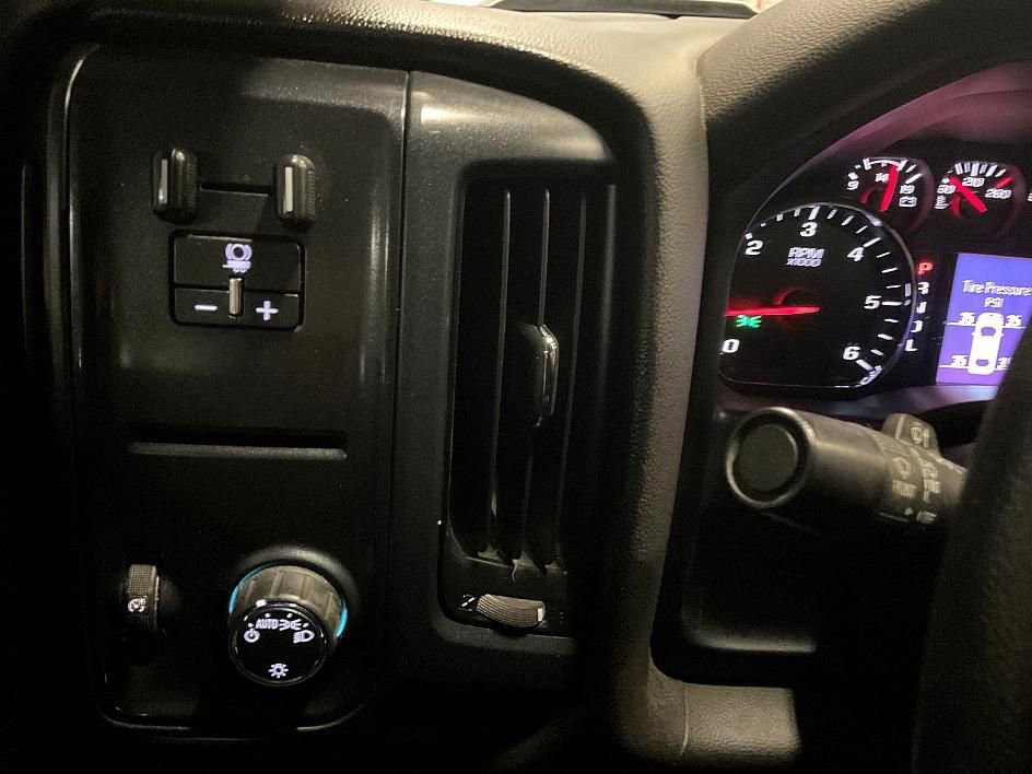 Used 2018 Chevrolet Silverado 1500 Custom w/ Custom Value Package image 21