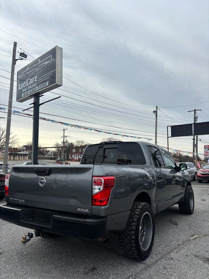 Used 2017 Nissan Titan S image 6