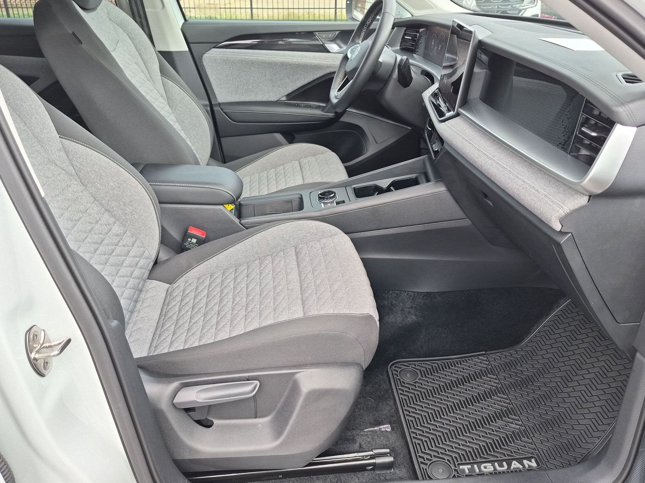 Used 2026 Volkswagen Tiguan S FWD image 34