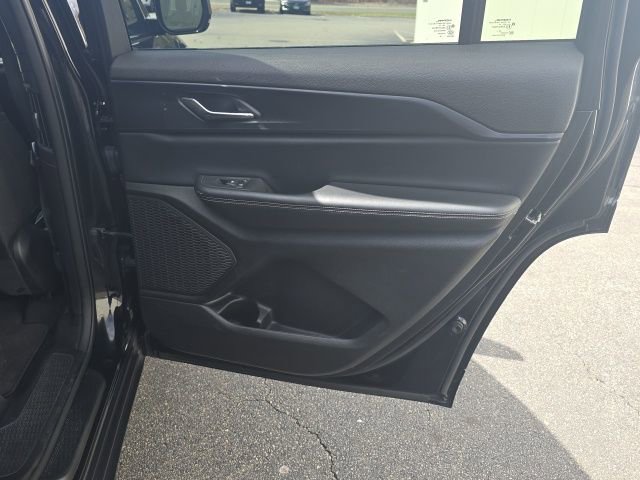 Used 2024 Jeep Grand Cherokee L Laredo image 23