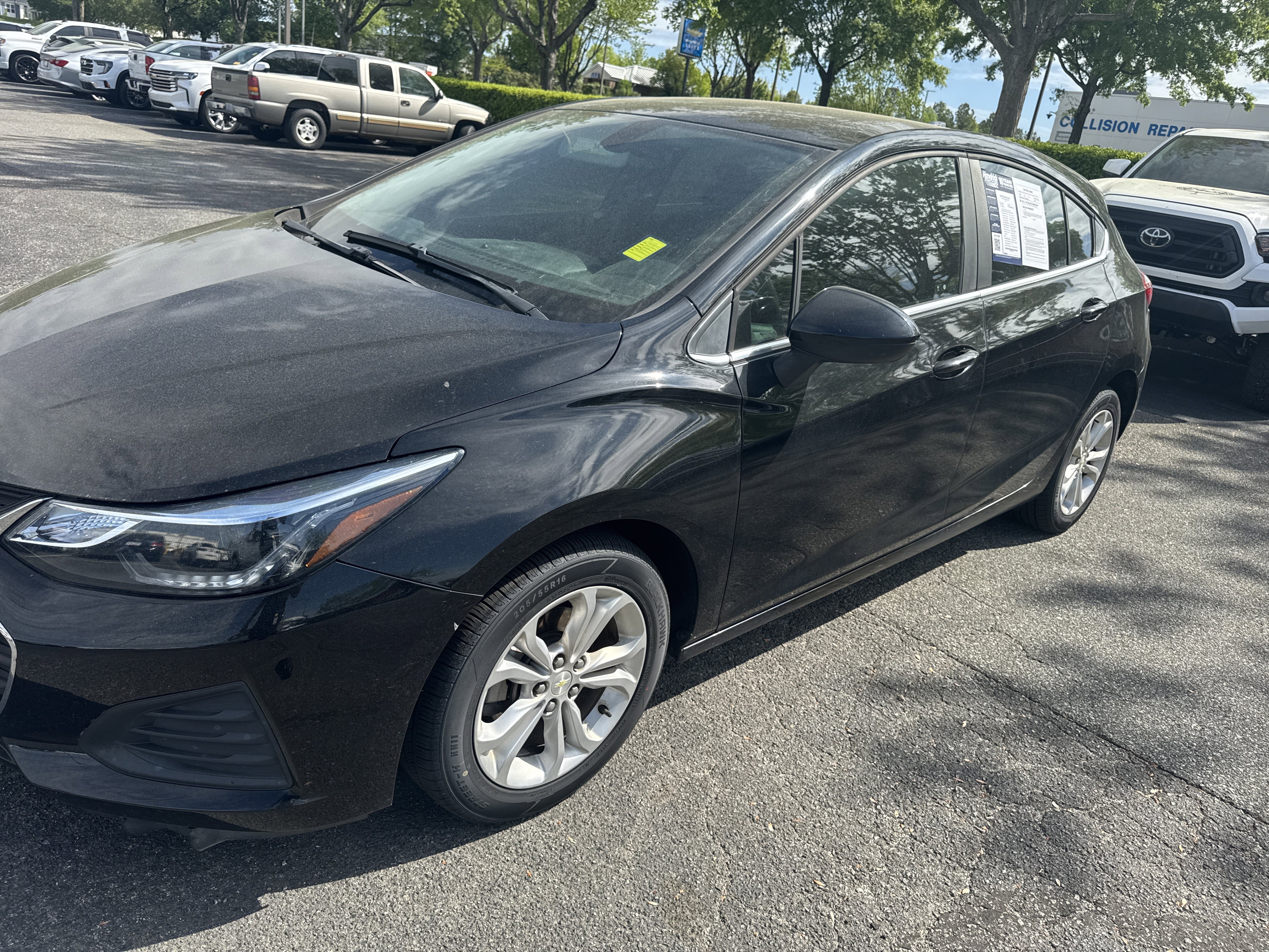 Used 2019 Chevrolet Cruze LT w/ Convenience Package image 5