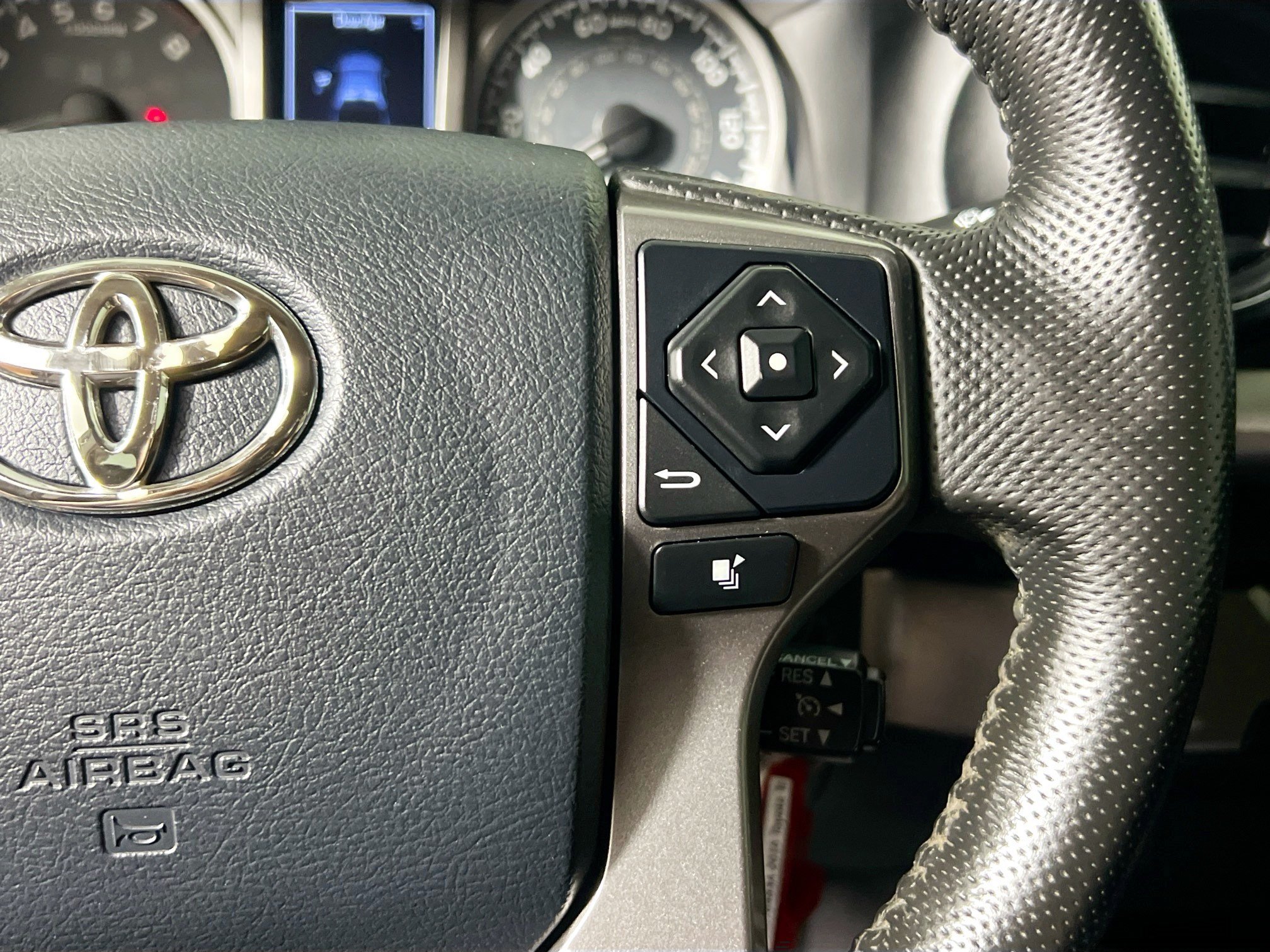 Used 2016 Toyota Tacoma SR5 w/ Towing Package RWD image 19