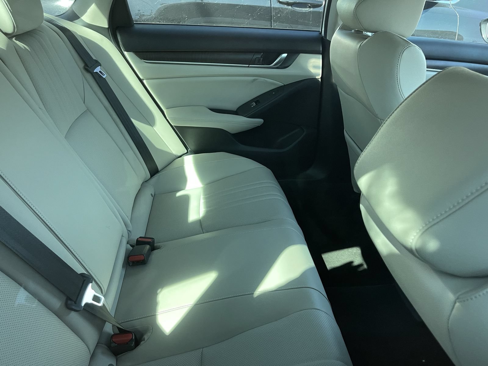 Used 2022 Honda Accord Touring image 10